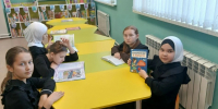 В рамках областной недели безопасности Рунета "Интернет для всех", в библиотеке села Средняя Елюзань прошел информационный час "Сетевая паутина: много пользы, много бед…" - Городищенский район